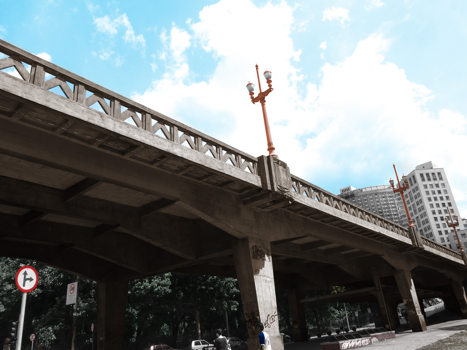Em construção